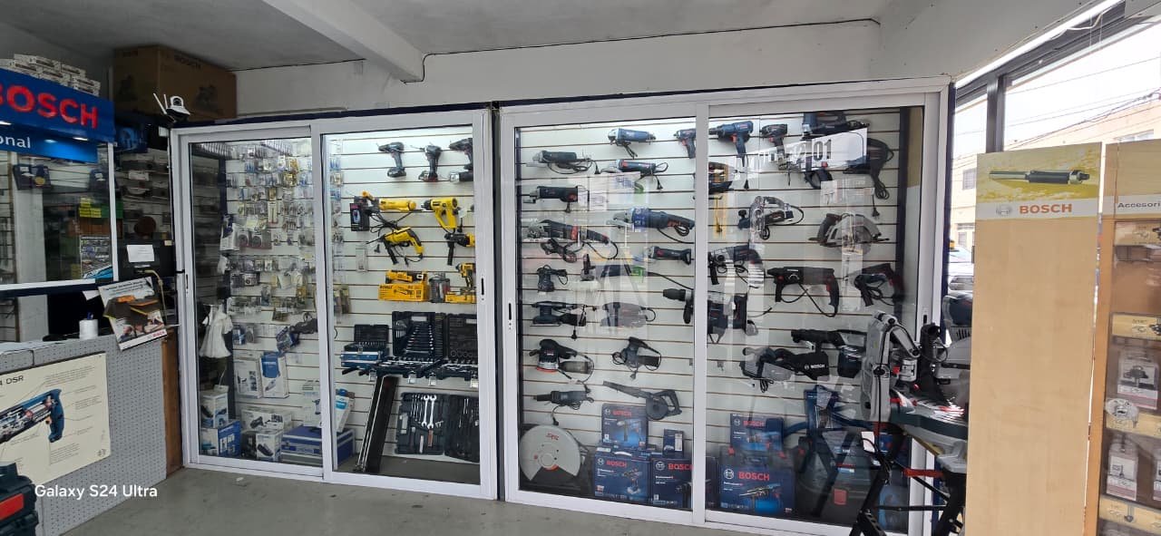 Vidrieras interiores con herramientas Bosch y DeWalt